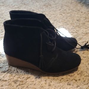Black Dr. Scholl's wedge booties